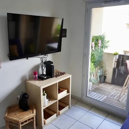 T2 Lumineux Et Piscine Apartman
